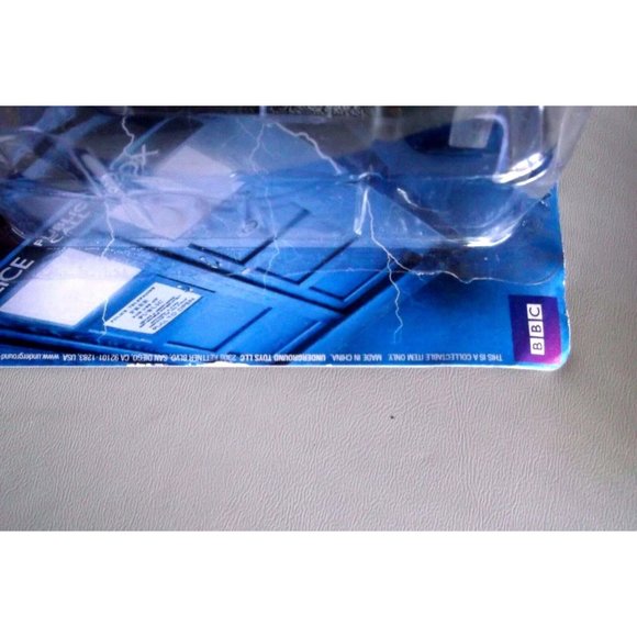 DOCTOR WHO FIGURINE COLLECTION  2 figurines HALF FACE MAN #41,Eleventh Doctor #1 - Picture 4 of 7